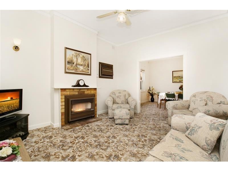 4 Gurrs Road, Seaton SA 5023