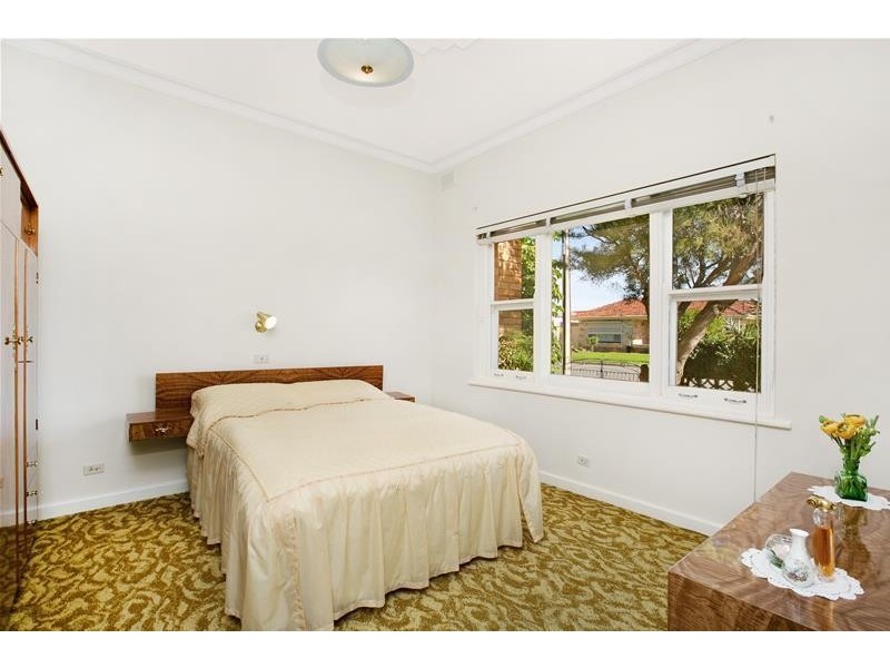 4 Gurrs Road, Seaton SA 5023