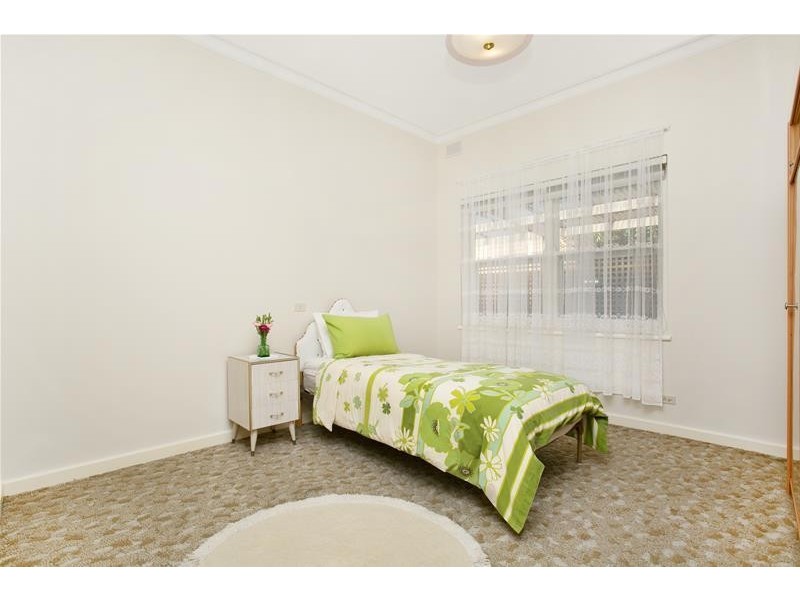 4 Gurrs Road, Seaton SA 5023