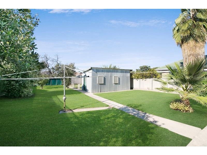 4 Gurrs Road, Seaton SA 5023