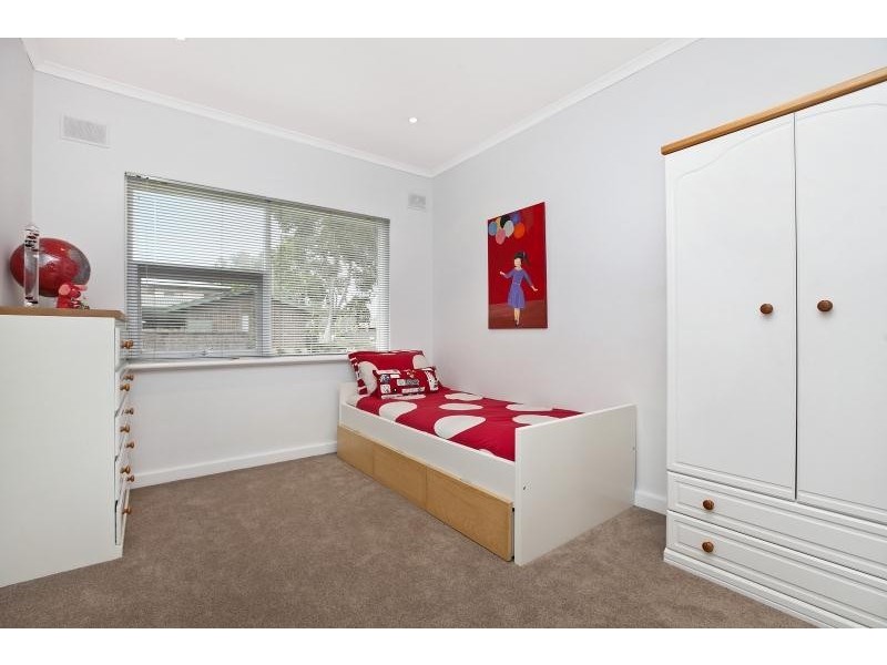 2 Tora Court, Park Holme SA 5043