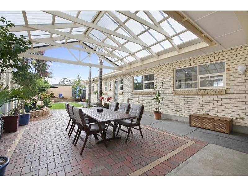 2 Tora Court, Park Holme SA 5043