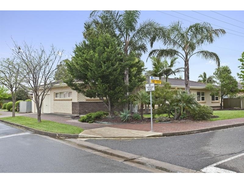 2 Tora Court, Park Holme SA 5043