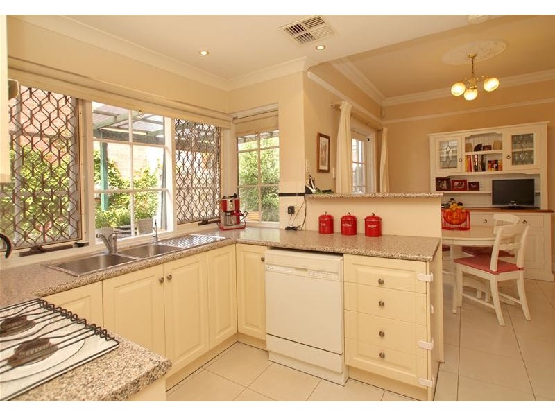 2/12 Old Tapleys Hill Road, Glenelg North SA 5045