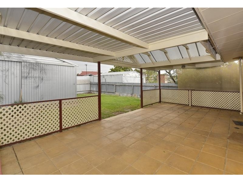 16 Nottingham Crescent, Glandore SA 5037