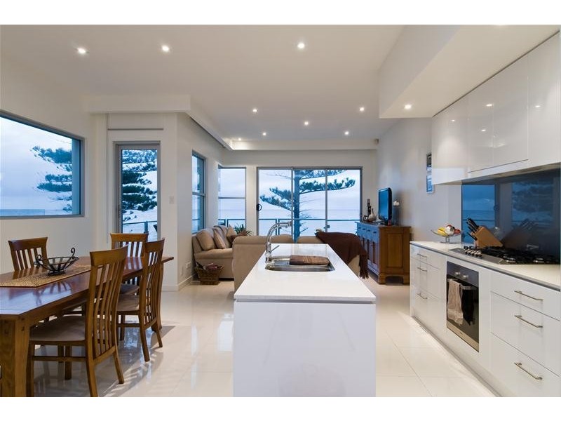 121C Esplanade, Brighton SA 5048