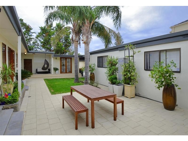 16 Richardson Avenue, Glenelg North SA 5045