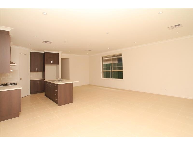 10 Parkwood Grove, Mitchell Park SA 5043