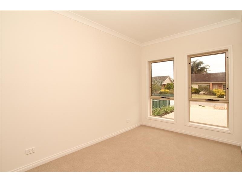 10 Parkwood Grove, Mitchell Park SA 5043