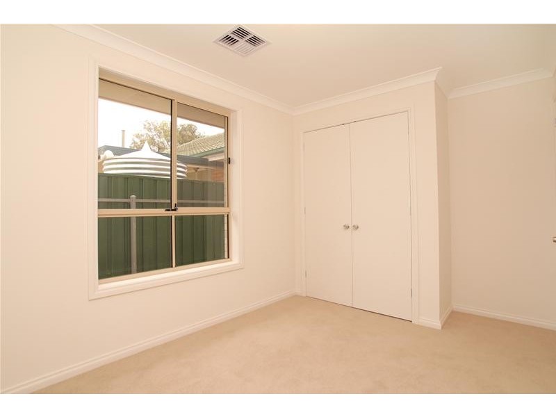 10 Parkwood Grove, Mitchell Park SA 5043