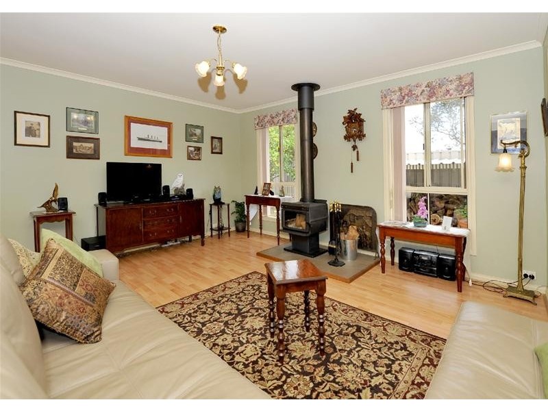 6 Warburton Drive, Woodcroft SA 5162