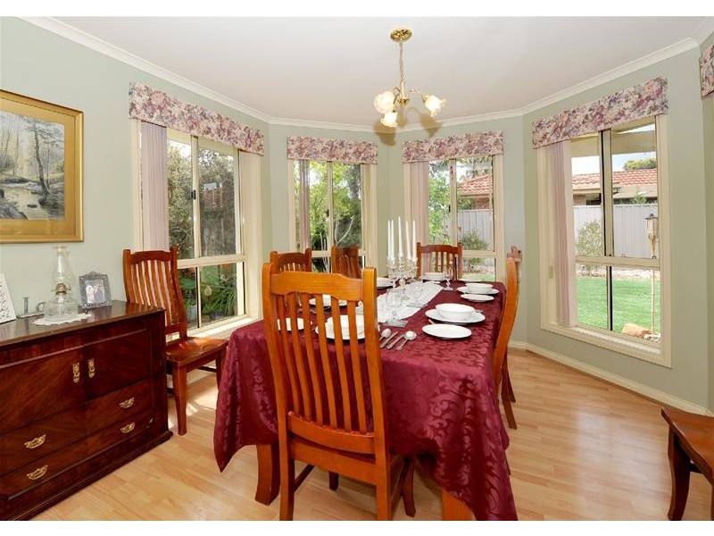 6 Warburton Drive, Woodcroft SA 5162