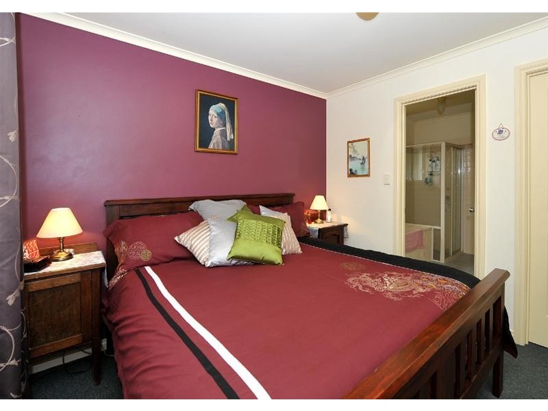 6 Warburton Drive, Woodcroft SA 5162