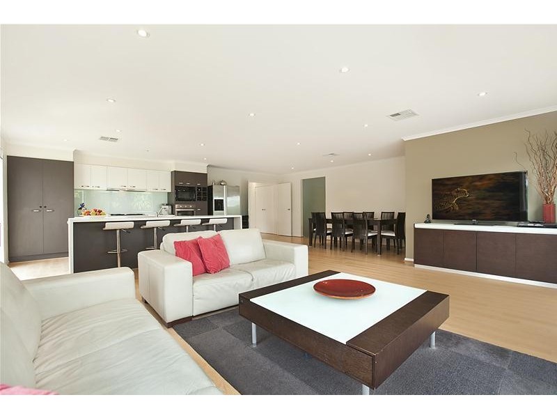 3 Pinnacle Crescent, Flagstaff Hill SA 5159