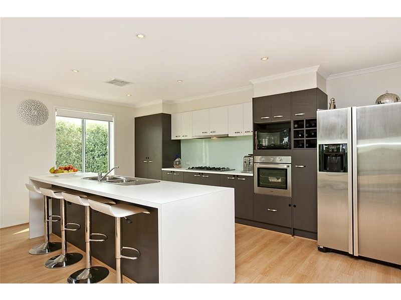 3 Pinnacle Crescent, Flagstaff Hill SA 5159