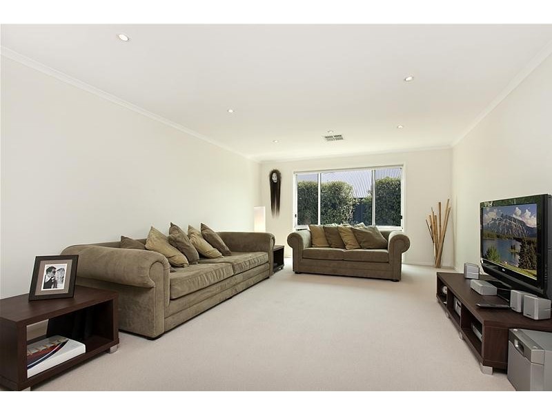 3 Pinnacle Crescent, Flagstaff Hill SA 5159