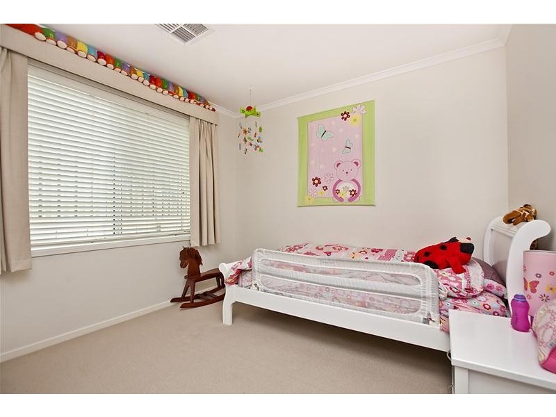 3 Pinnacle Crescent, Flagstaff Hill SA 5159