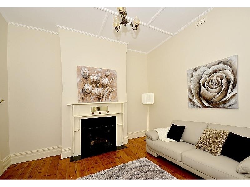 16 Nottingham Crescent, Glandore SA 5037