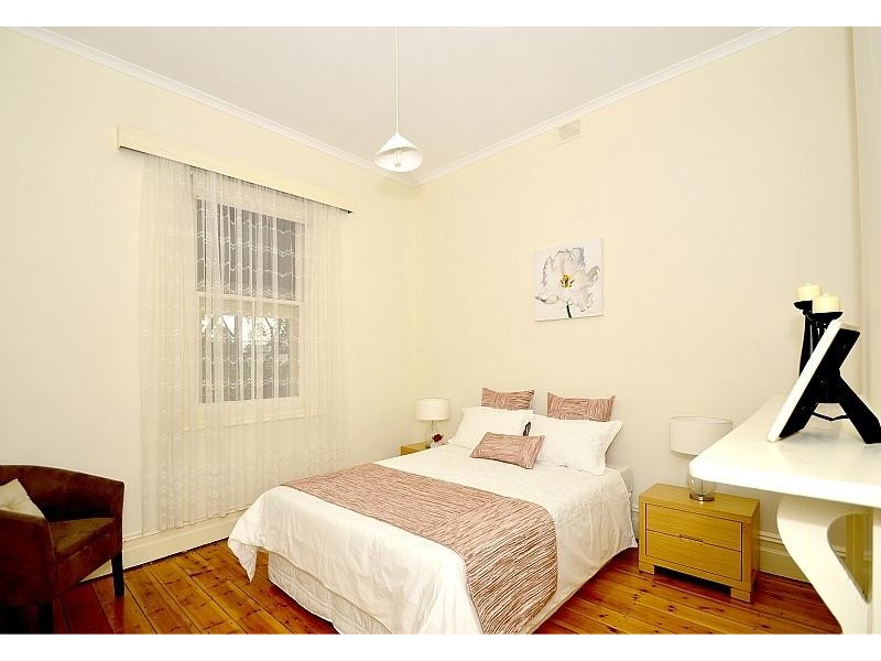 16 Nottingham Crescent, Glandore SA 5037