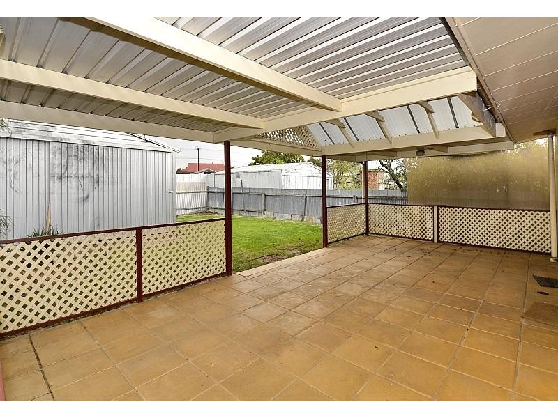 16 Nottingham Crescent, Glandore SA 5037