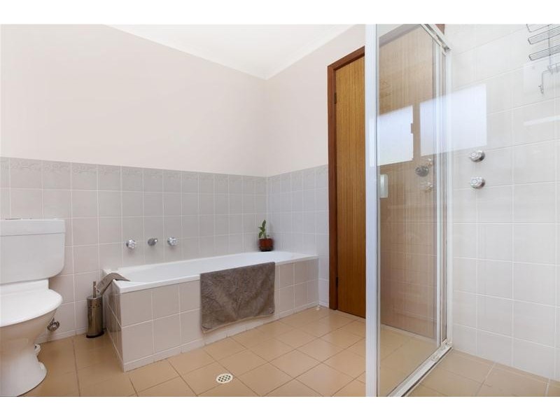 42B Cungena Avenue, Park Holme SA 5043