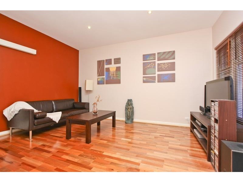 9/1a Olive Street, Glenelg SA 5045