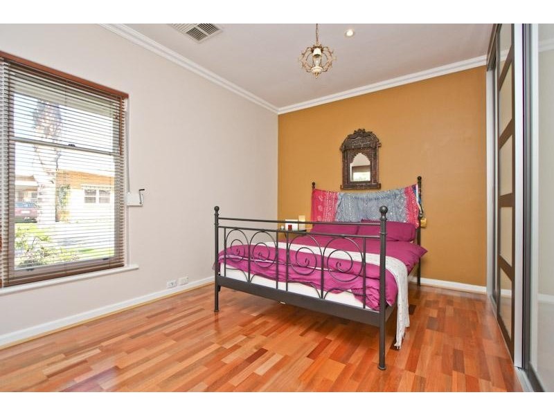 9/1a Olive Street, Glenelg SA 5045