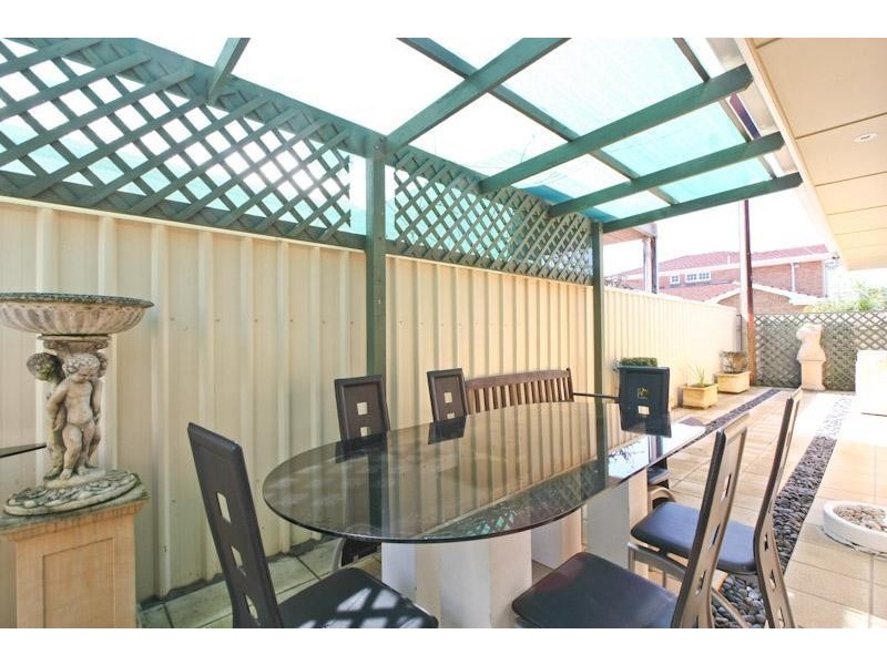 9/1a Olive Street, Glenelg SA 5045