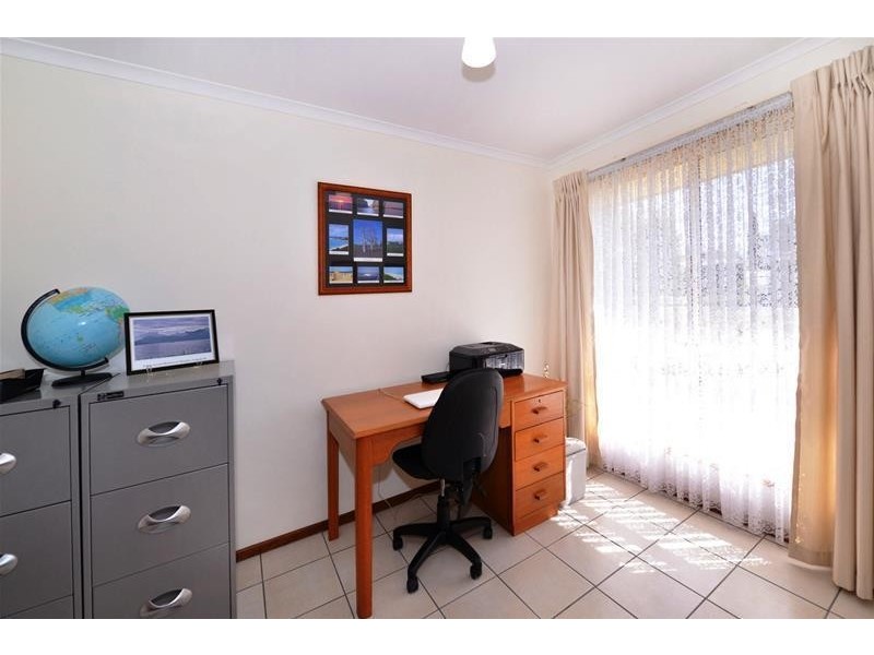 6 Hartog Street, Woodcroft SA 5162