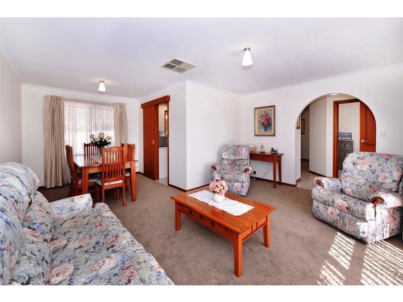 6 Hartog Street, Woodcroft SA 5162