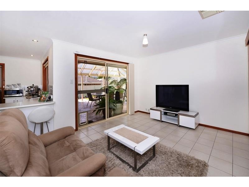 6 Hartog Street, Woodcroft SA 5162