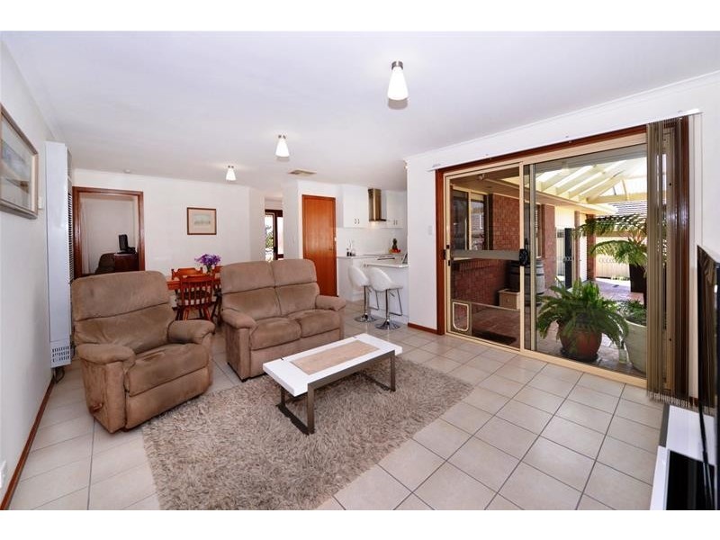 6 Hartog Street, Woodcroft SA 5162