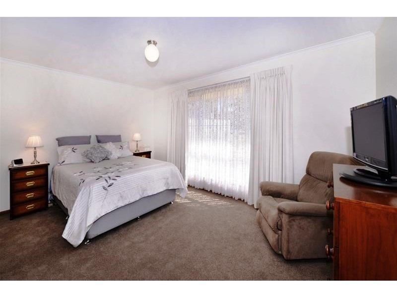 6 Hartog Street, Woodcroft SA 5162