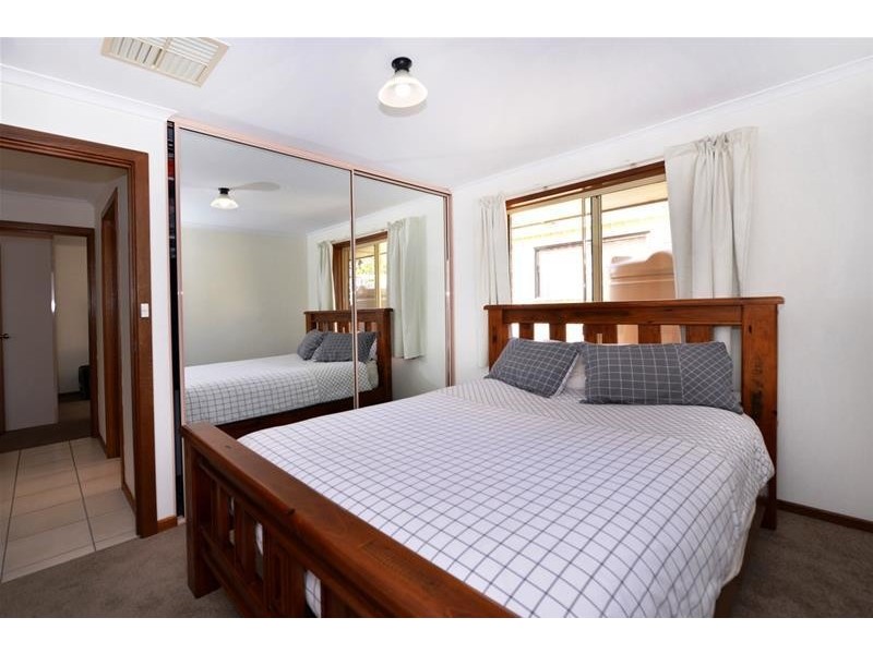 6 Hartog Street, Woodcroft SA 5162