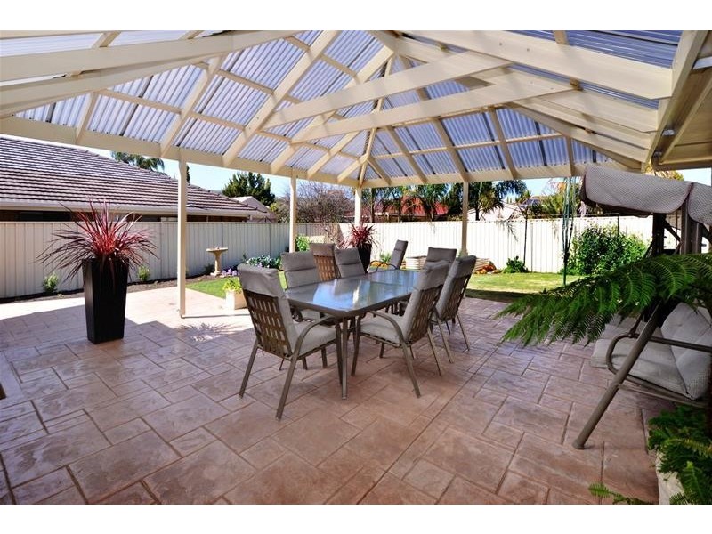 6 Hartog Street, Woodcroft SA 5162