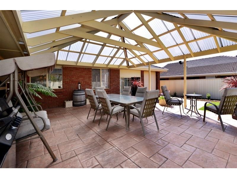 6 Hartog Street, Woodcroft SA 5162