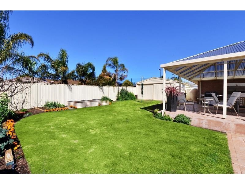 6 Hartog Street, Woodcroft SA 5162
