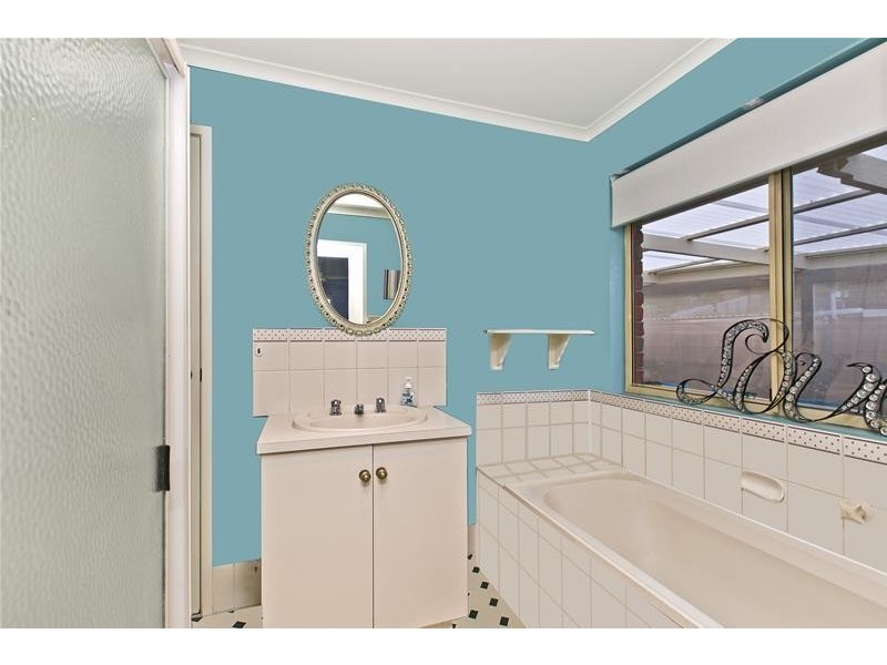 28 Dudley Crescent, Marino SA 5049