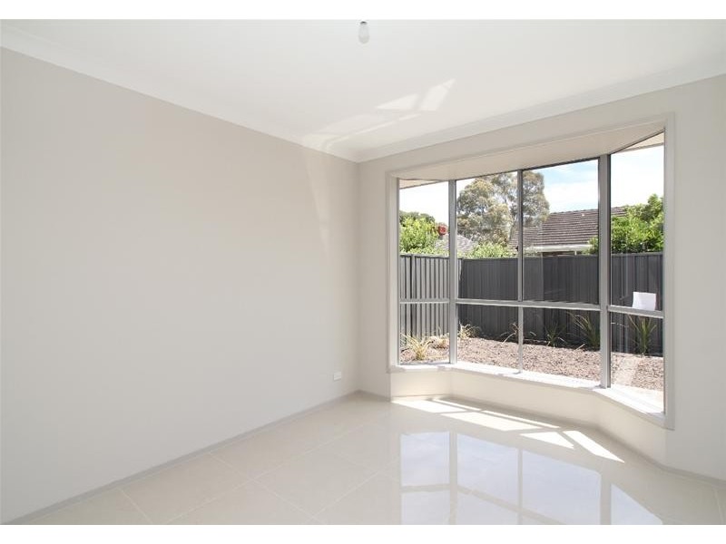 18 Thorne Crescent, Mitchell Park SA 5043