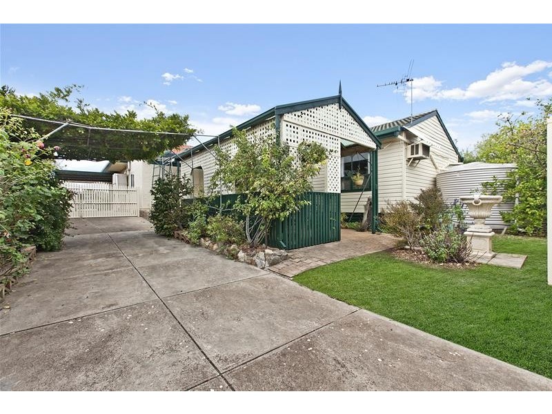 2 Seaforth Avenue, Dover Gardens SA 5048