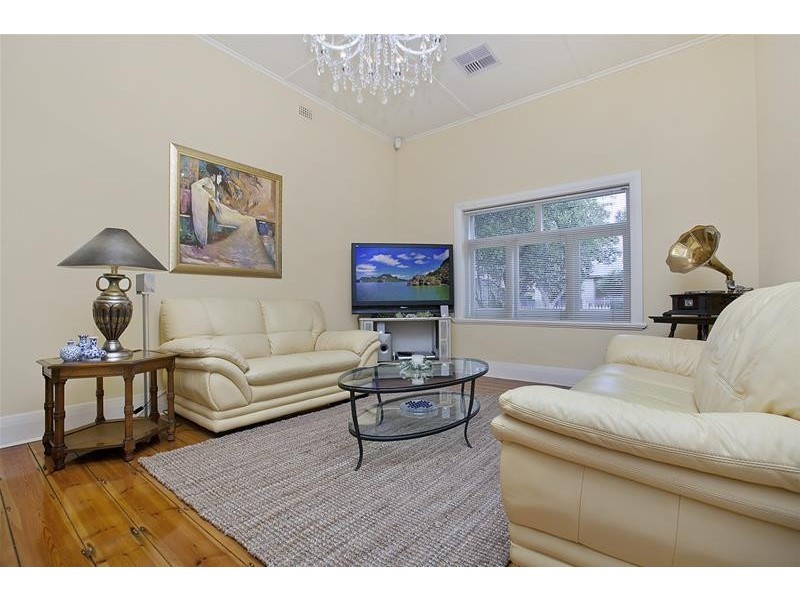 15 Macfarlane Street, Glenelg North SA 5045