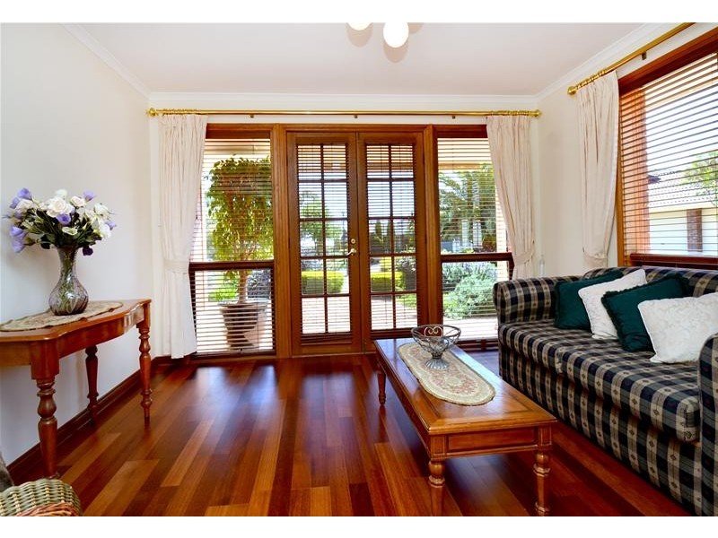 8 Timothy Court, Mitchell Park SA 5043