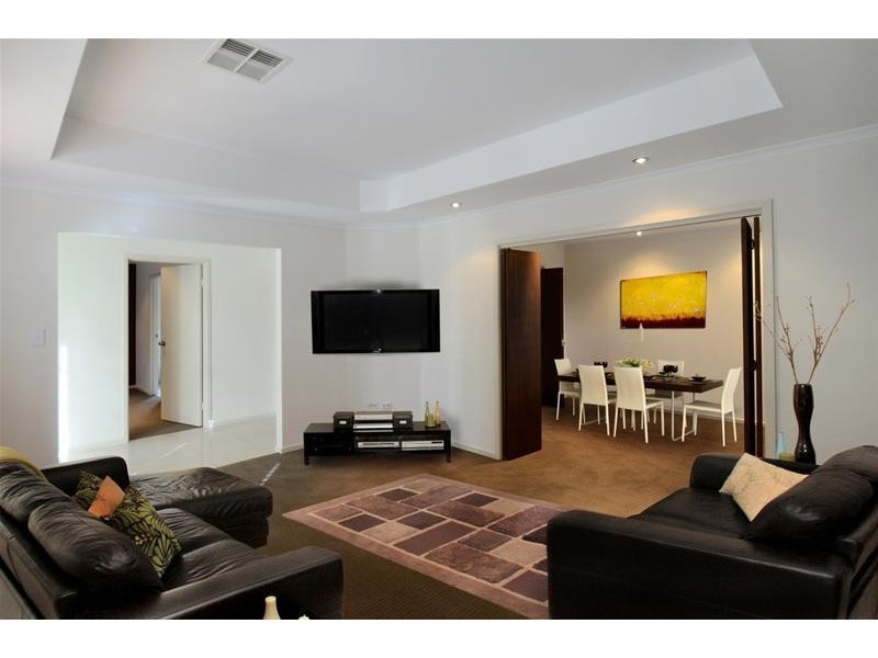 27 Cumming Street, Craigburn Farm SA 5051