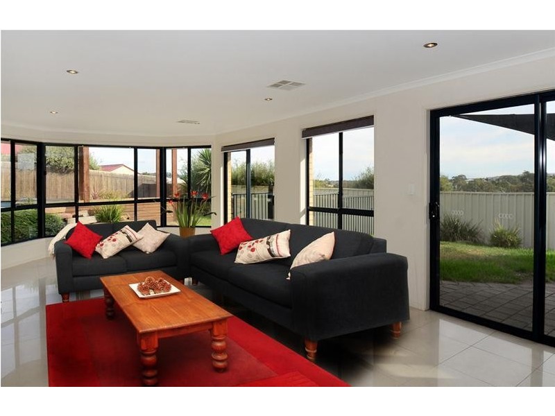 27 Cumming Street, Craigburn Farm SA 5051