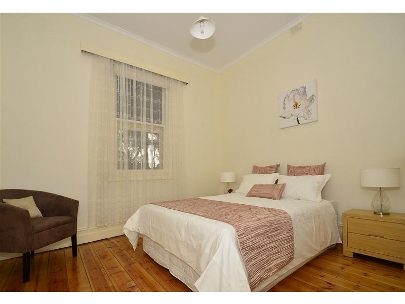 16 Nottingham Crescent, Glandore SA 5037