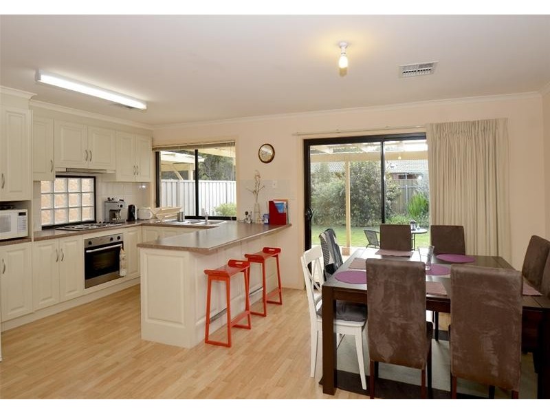 13 Wallace Court, Mitchell Park SA 5043