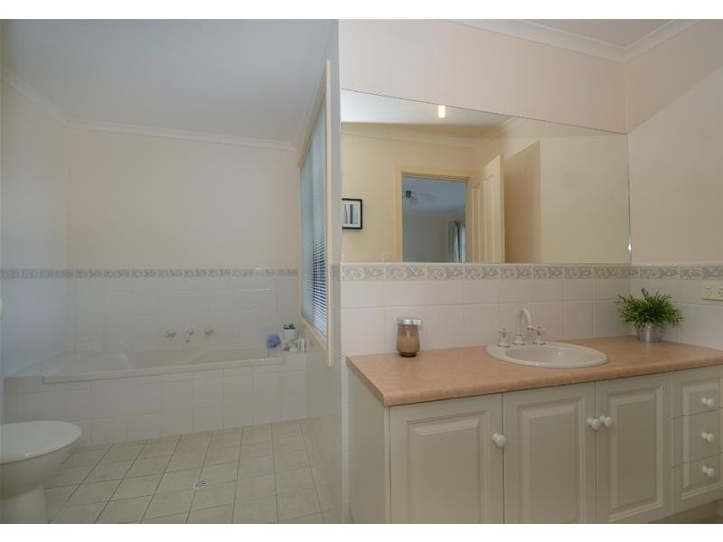 13 Wallace Court, Mitchell Park SA 5043