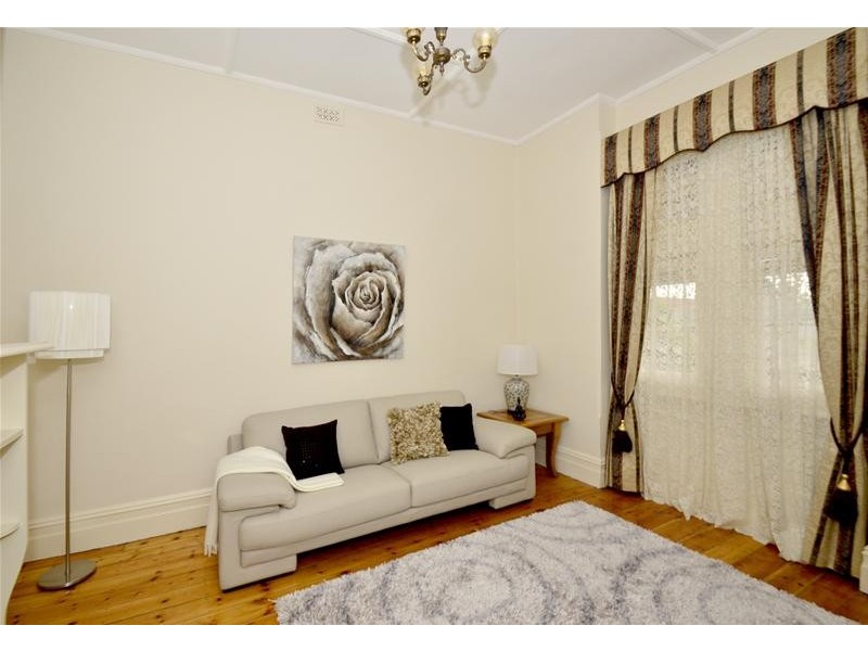 16 Nottingham Crescent, Glandore SA 5037