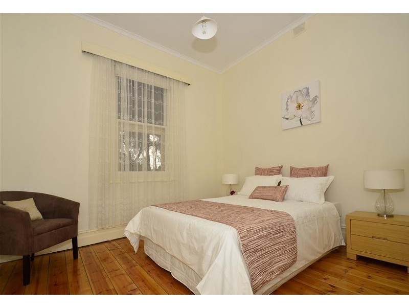 16 Nottingham Crescent, Glandore SA 5037