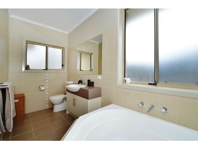 18 Torrey Road, Flagstaff Hill SA 5159